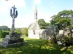 La chapelle de Lochrist et son calvaire 2.
