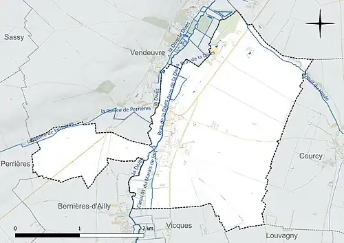 Carte en couleur présentant le réseau hydrographique de la commune