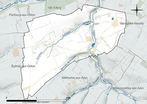Carte en couleur présentant le réseau hydrographique de la commune