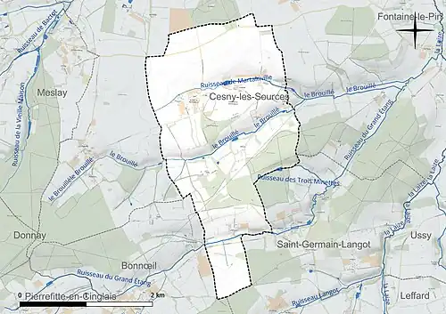 Carte en couleur présentant le réseau hydrographique de la commune