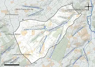 Carte en couleur présentant le réseau hydrographique de la commune