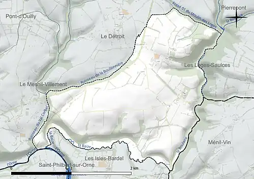 Carte en couleur présentant le réseau hydrographique de la commune