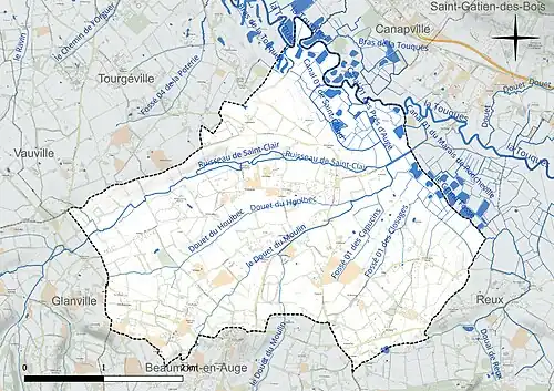 Carte en couleur présentant le réseau hydrographique de la commune