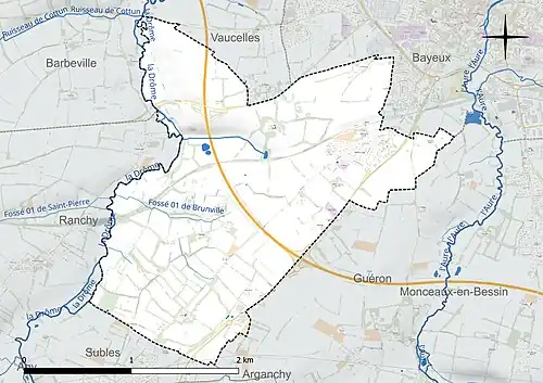 Carte en couleur présentant le réseau hydrographique de la commune