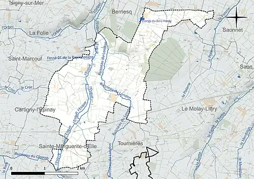 Carte en couleur présentant le réseau hydrographique de la commune