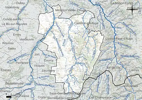 Carte en couleur présentant le réseau hydrographique de la commune