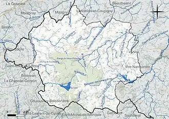 Carte en couleur présentant le réseau hydrographique de la commune