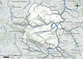 Carte en couleur présentant le réseau hydrographique de la commune