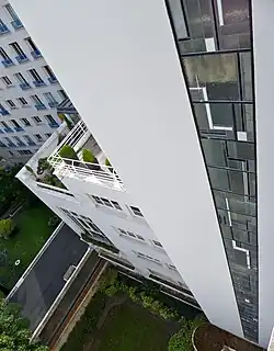 Vue de l'immeuble du no&nbsp;7 rue Méchain construit par Robert Mallet-Stevens.