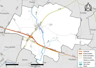 Carte en couleur présentant le réseau hydrographique de la commune