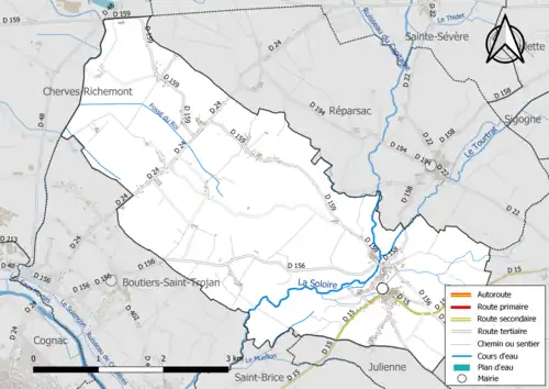 Carte en couleur présentant le réseau hydrographique de la commune