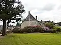 Le château vu des jardins.