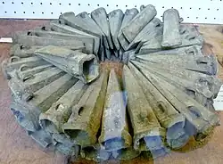 Le dépôt de 89 haches à douille de Kerléonet en Spézet (Musée de la préhistoire finistérienne de Penmarc'h).