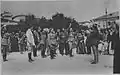 Le colonel Mavroudis fait prêter serment aux officiers des troupes fidèles à Vénizelos et au Gouvernement de défense nationale, photo parue dans Le Miroir le 17 juin 1917.