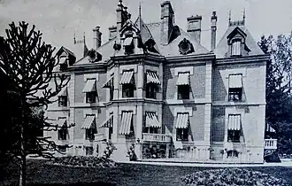 Façade sud-ouest de la villa, depuis la cour, en 1908.