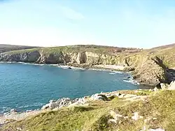 Plogoff : les falaises vers l'ouest vues de Pors Loubous