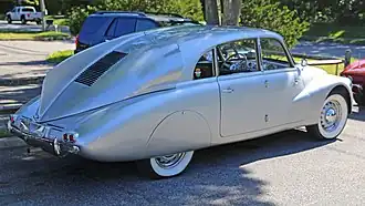 Tatra T-87 à aileron (1947).