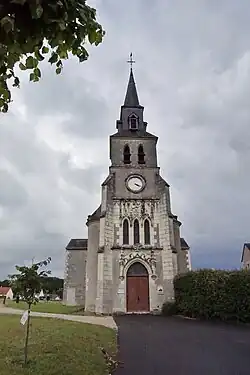 Tour-clocher de l'église de Seur.