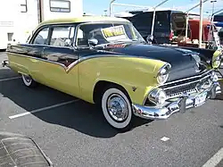 Fairlane Club sedan : simple coupé...