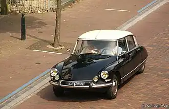 Citroen DS modèle 1963 utilisée par les tueurs du chef du BND.