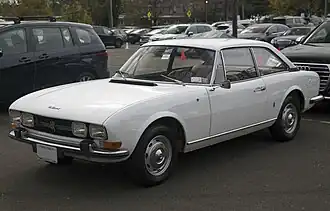 Une 504 Coupé Série 1 de 1969, immatriculée dans l'État de New York.