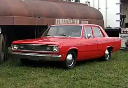 Valiant berline rouge 1970 troisième génération du film "Duel"