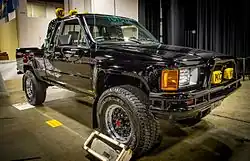 Un 4x4 pick-up noir.