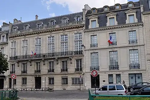 No&nbsp;19 (Service d'information du gouvernement) et no&nbsp;21 (Cour de justice de la République).