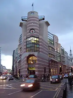 James Stirling, No 1 Poultry, Londres, 1997