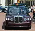 L'étendard royal sur la Bentley State Limousine (Londres, 2008).