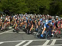 Description de l'image 2009RoswellCriteriumCrowdedCorner.jpg.