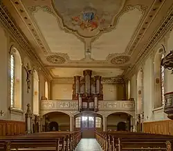 La nef et l'orgue classé.