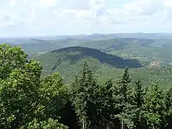 Vue de l'Ebersberg (pays des roches de la Vasgovie) depuis le Rehberg