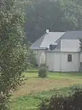 La chapelle Saint-Nicolas accolée au nord de la ferme