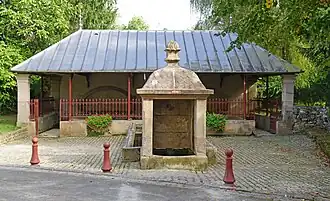 La Fontaine-lavoir.