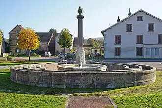 La fontaine du centre.