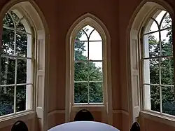 Premier étage, tourelle est