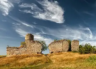 Château-fort du village de Tchornokozyntsi, classé, en 2017.