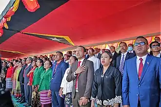 Chant de l'hymne Pátria lors du jour de la proclamation de l'indépendance à :Lauhata&nbsp;(de)