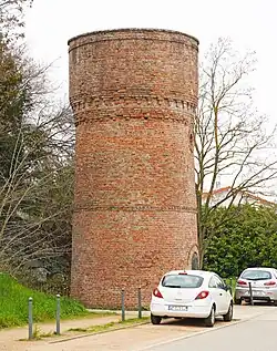 Le château d'eau du puits Espérance.