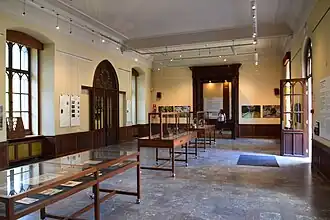 Exposition permanente dans la salle d'armes (2022).