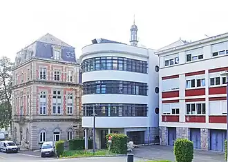 Trois architectures et périodes différentes.