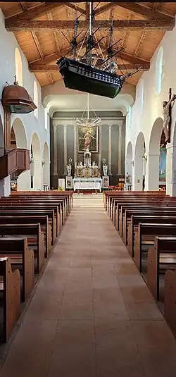Intérieur de l'église de Loix