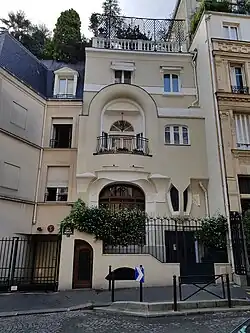 20, rue Émile-Menier à Paris.