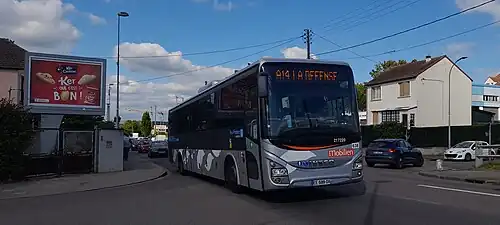 Iveco Bus Crossway Pro 13 n°638 sur la ligne Express A14M à Mantes-la-Ville