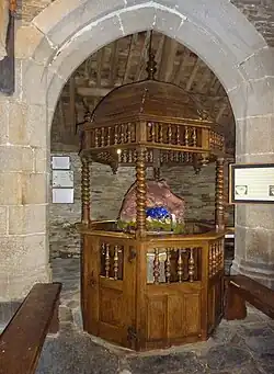 Chapelle Saint-Ruelin du Moustoir, le baptistère (XVIe&nbsp;siècle)