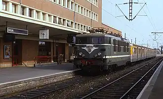 BB 16525, livrée verte retouchée (Douai, juillet 1990).