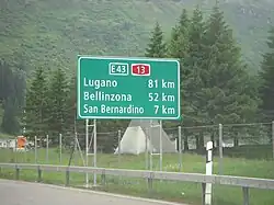 L'A13 juste avant l'entrée du tunnel du San Bernardino à Hinterrhein dans la vallée du Rhin postérieur.