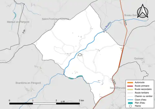 Carte en couleur présentant le réseau hydrographique de la commune