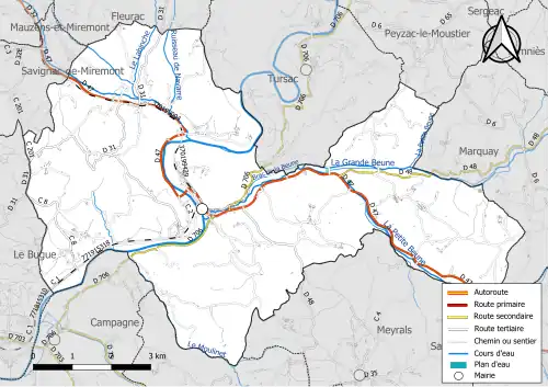 Carte en couleur présentant le réseau hydrographique de la commune